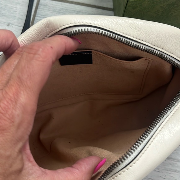 Gucci like new cream and Navy - Picture 2 of 9